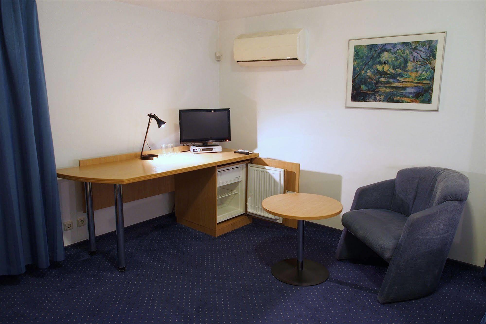Telecom Guest Hotel Vilnius Exterior photo